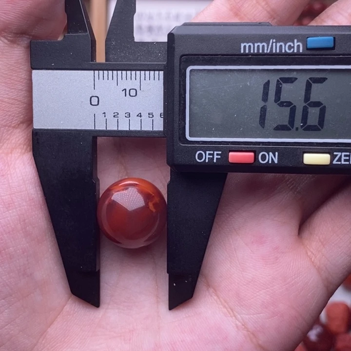 ****。南红玛瑙配饰未镶嵌