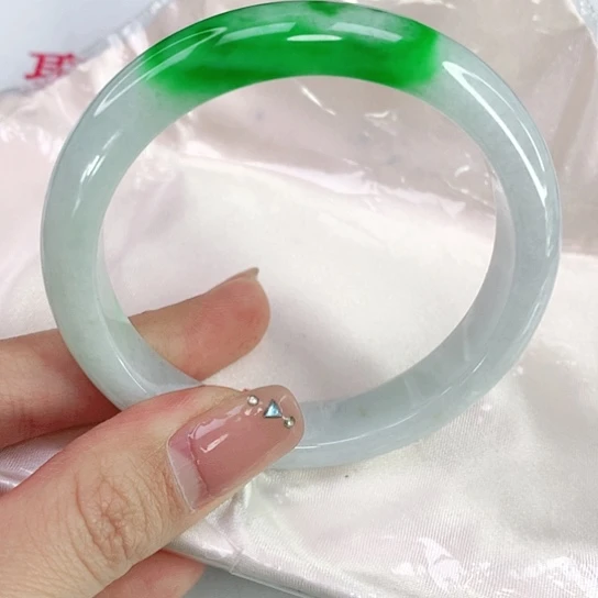 翡翠手镯未镶嵌天然翡翠A货035