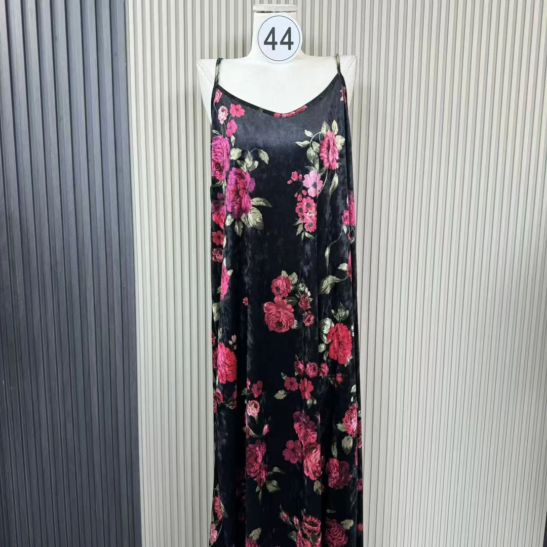 44-秋冬新款金丝绒连衣裙大码女装