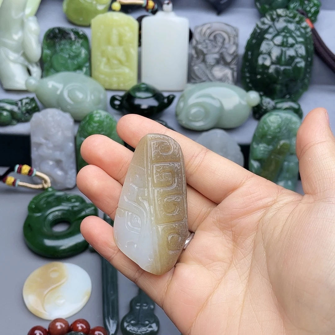 和田玉未镶嵌颈饰