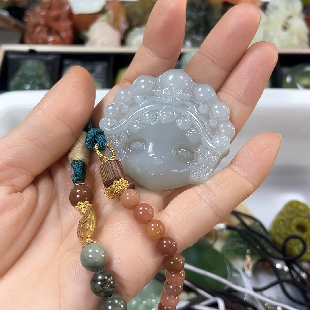 蛇纹石玉颈饰未镶嵌水**蓝