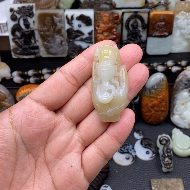 和田玉未镶嵌项链