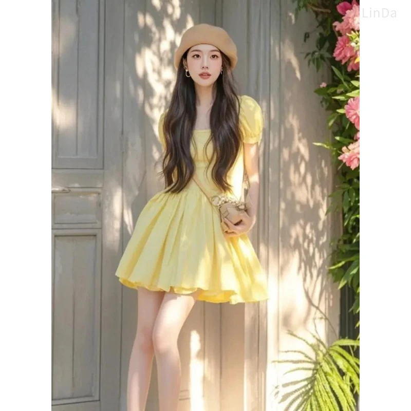 【店铺热销】法式黄色连衣裙2025夏季新款高级感法式穿搭多巴胺掐腰