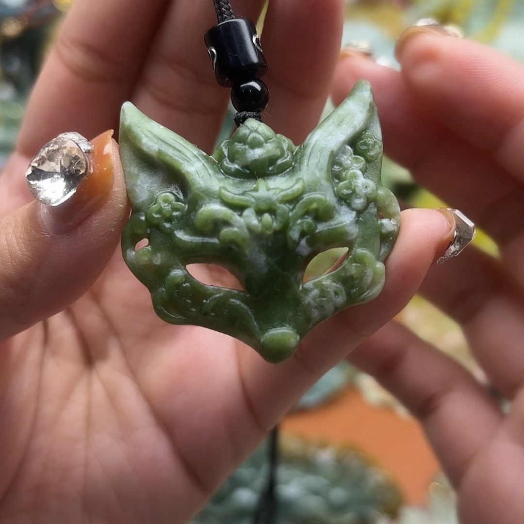 蛇纹石玉未镶嵌吊坠