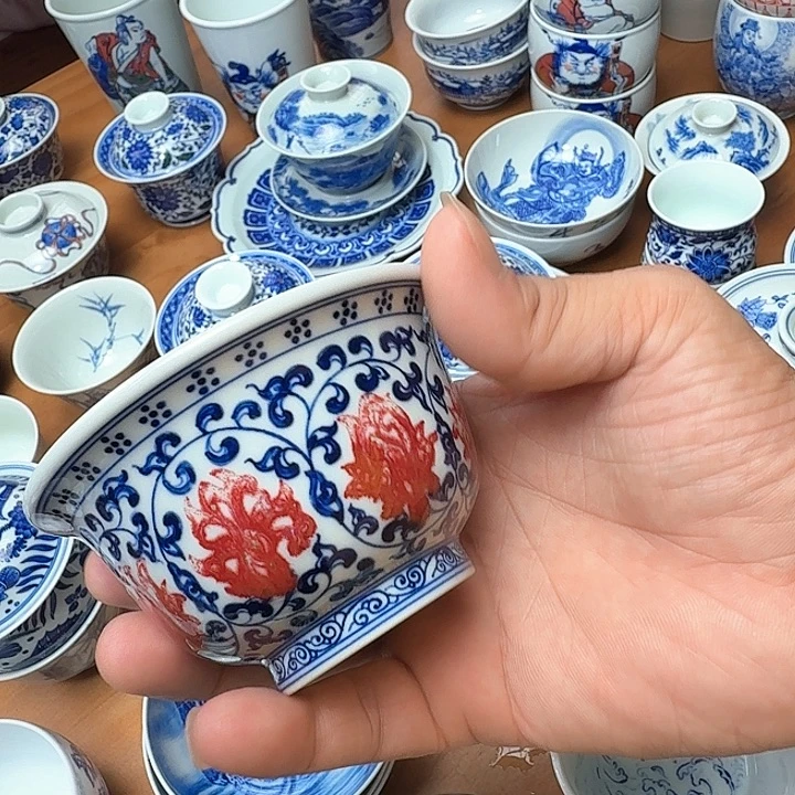 手绘釉里红压手杯