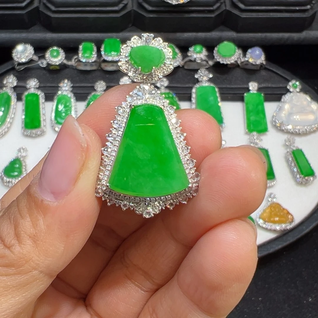 翡翠颈饰18K金镶嵌收到货48小时鉴赏期