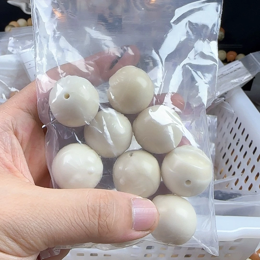 菩提根/象牙果吊坠君*瑕疵机器猫10颗有裂