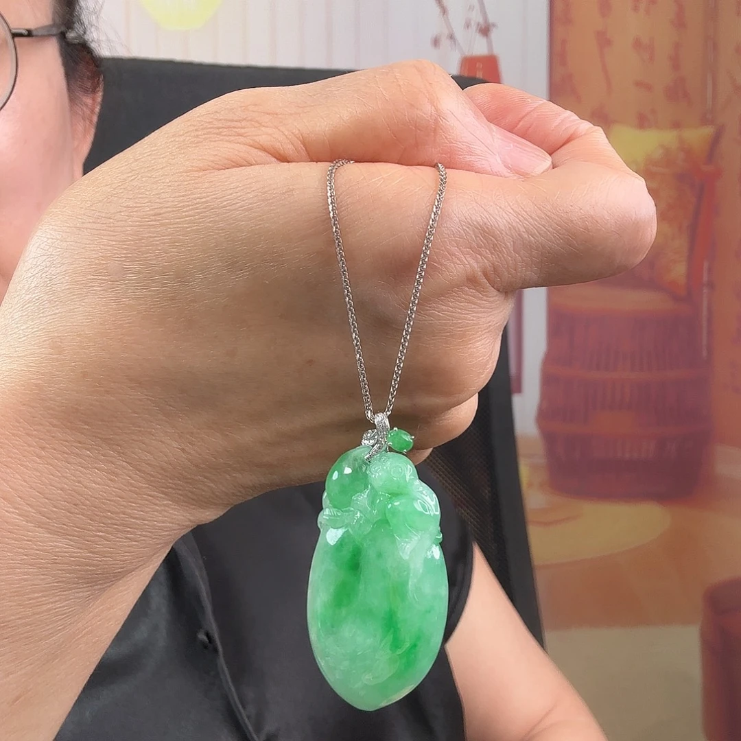 翡翠18K金镶嵌吊坠(赠链)