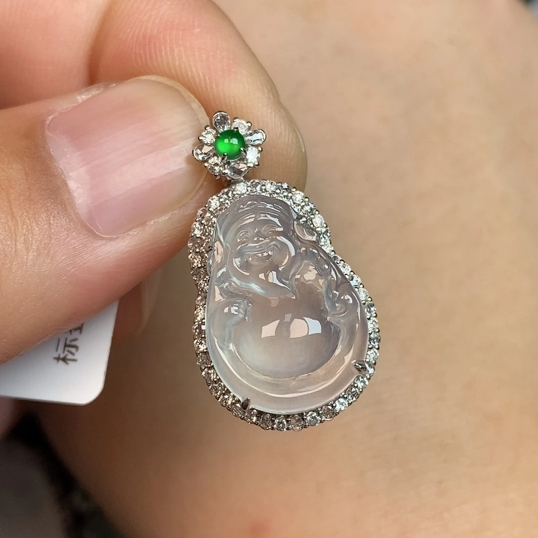 翡翠18K金镶嵌颈饰财神