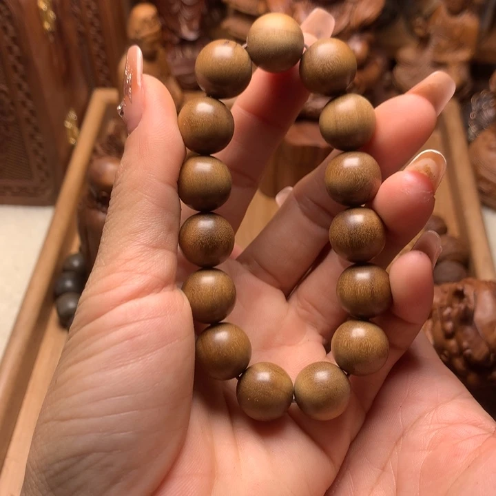 檀香木其他心****?老山檀香手把件