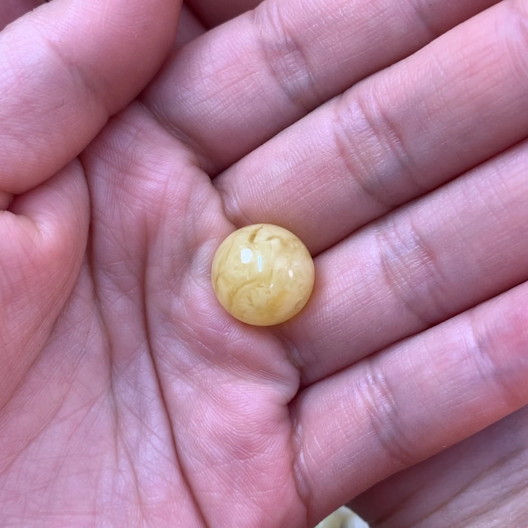 琥珀裸石未镶嵌小****师蜜蜡