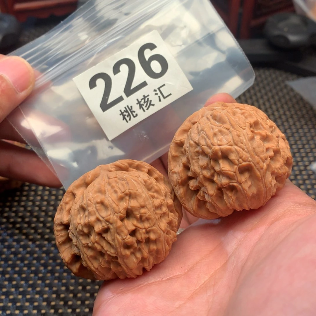 文玩核桃把件白狮子46