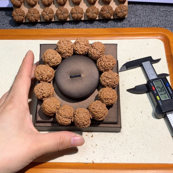 吊坠金刚菩提38号 22满肉梅花