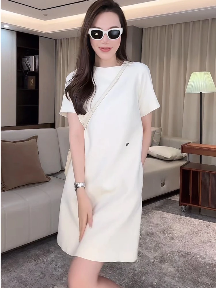 洋气精致刺绣小蜜蜂短袖直筒连衣裙夏天超火垂坠感减龄宽松中短裙