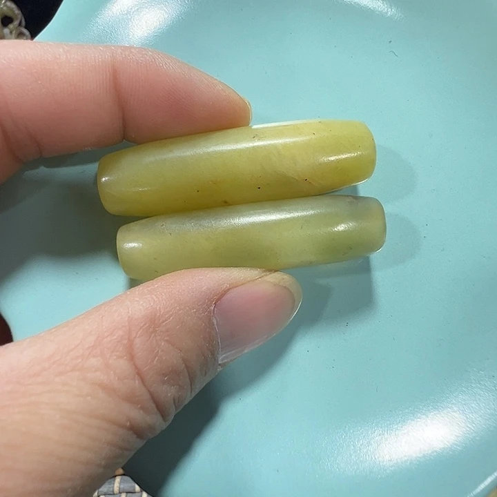 透闪石质玉未镶嵌挂件