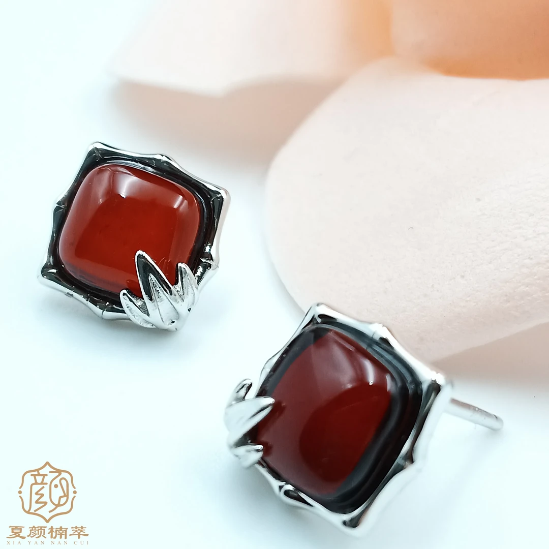 【夏颜楠萃】血珀S925银 竹节方型红珠耳钉 节节高 轻奢