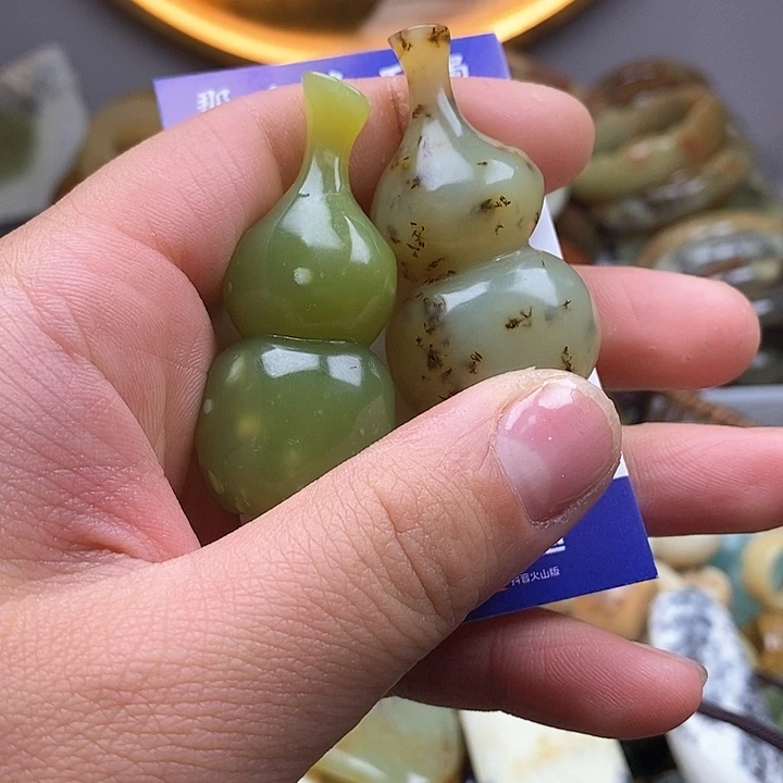 蛇纹石玉颈饰未镶嵌枫*丰
