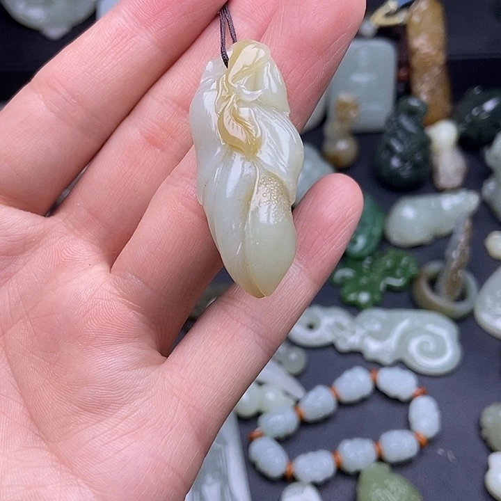 未镶嵌和田玉挂件