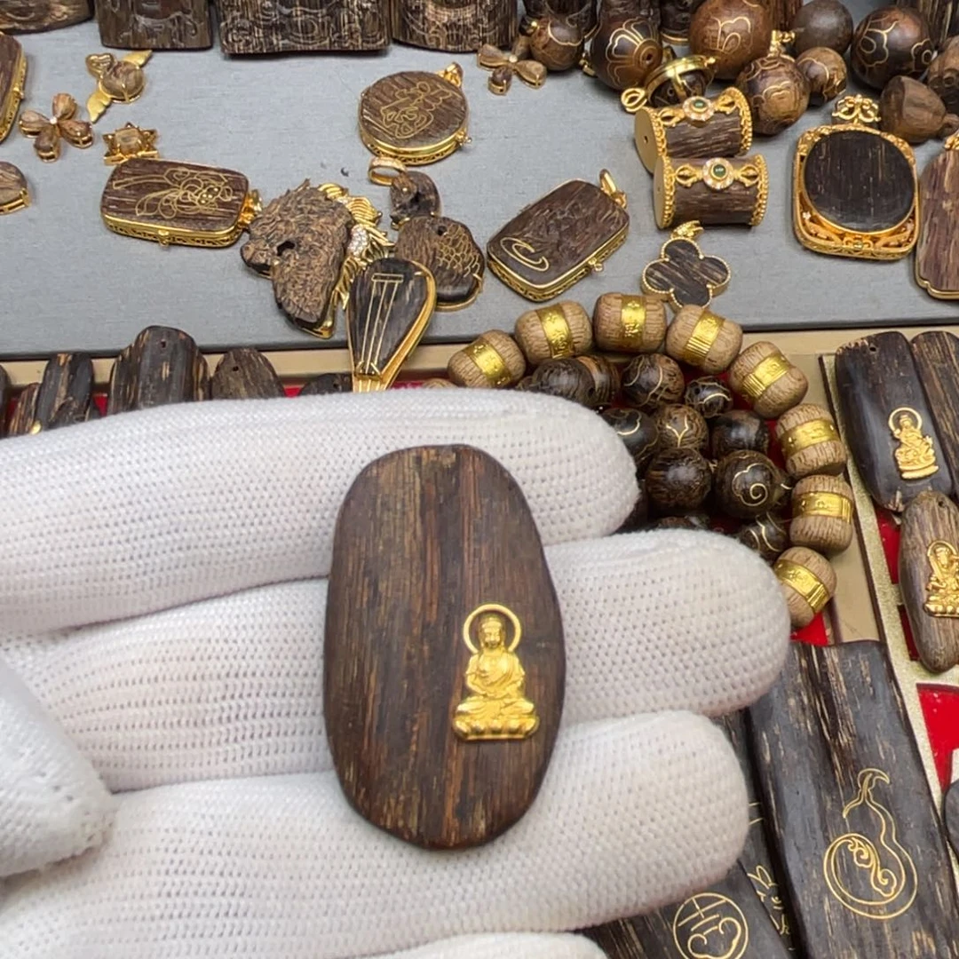 沉香吊坠沉香吊坠