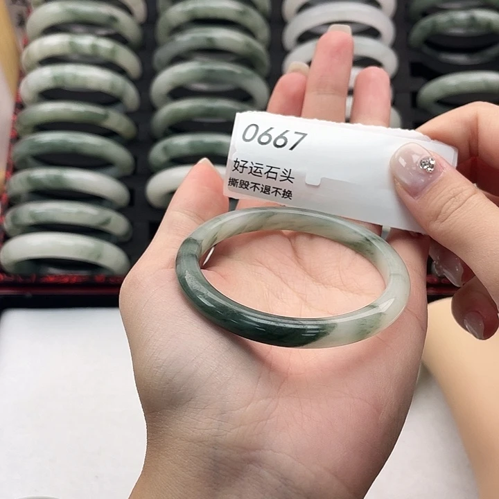 石英岩玉未镶嵌手镯