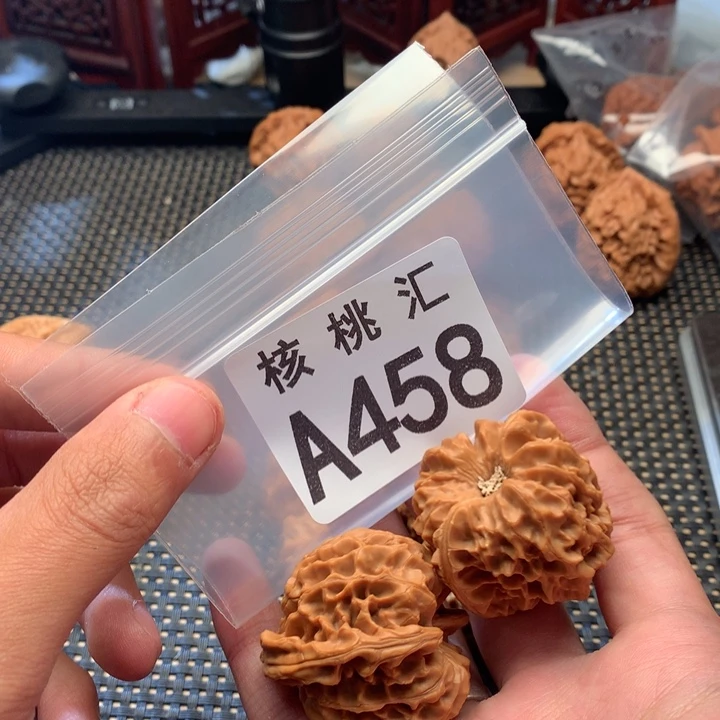 文玩核桃吊坠龙门涧