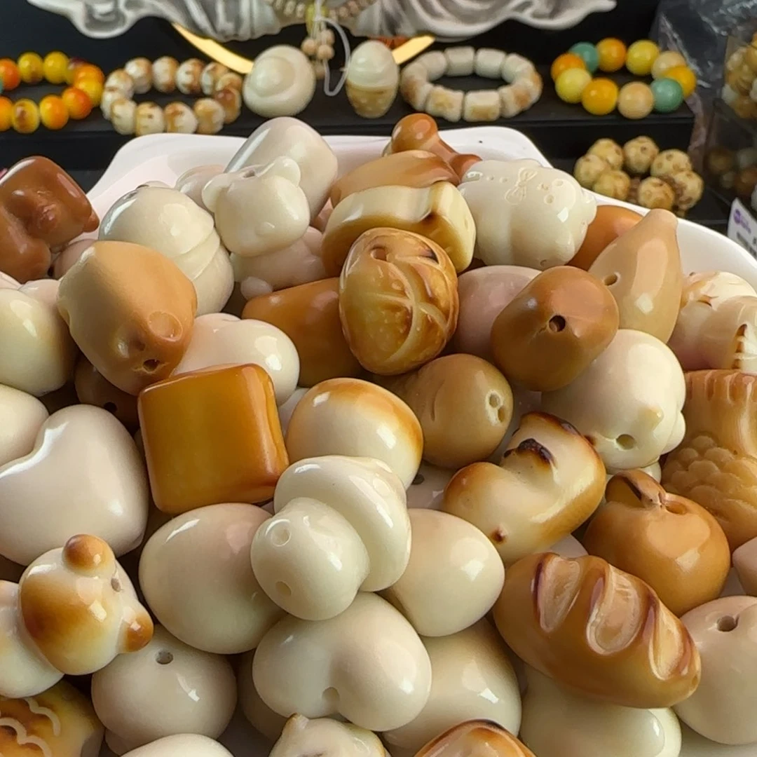 菩提根/象牙果吊坠微瑕疵雕刻件3颗（3单宠1颗）