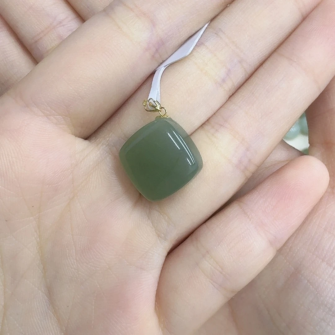 和田玉18K金镶嵌颈饰心*愿