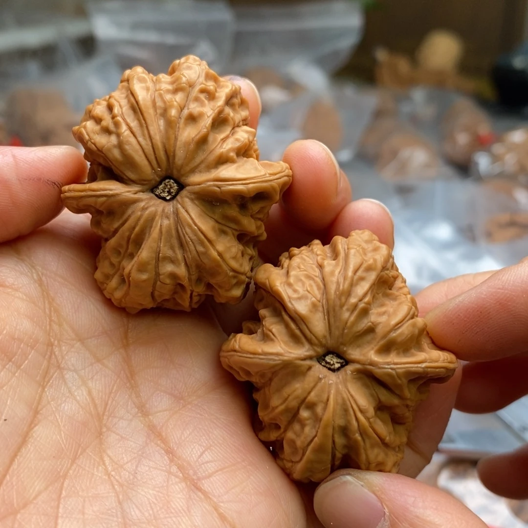 文玩核桃把件血麒麟