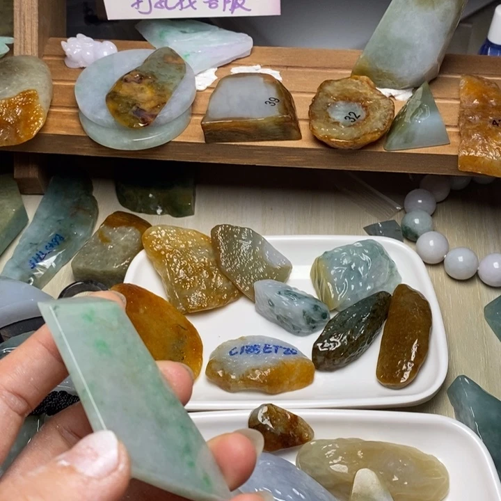 翡翠未镶嵌颈饰天然