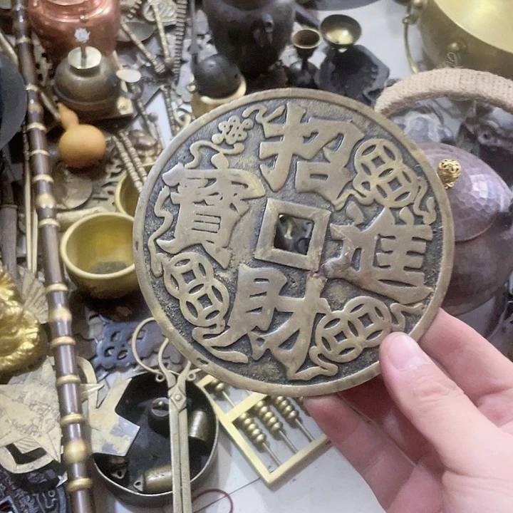老式铜件古朴典雅的风格