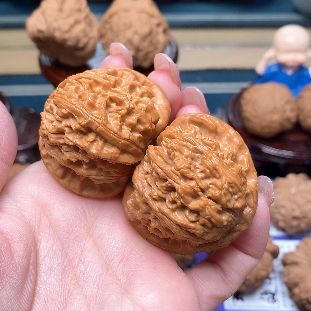 文玩核桃把件好****身白狮子