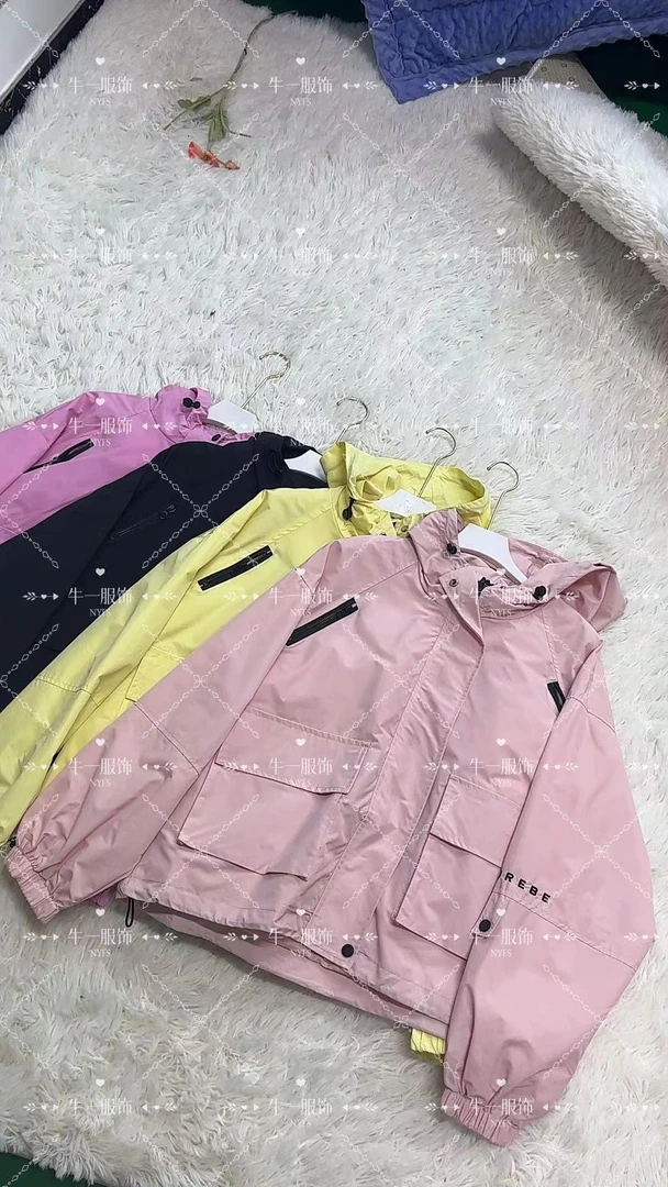 女士休闲冲锋衣外套M62-A110