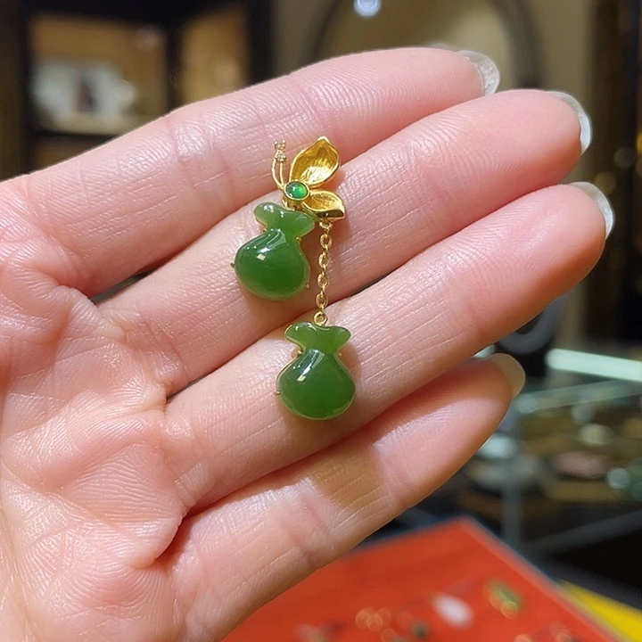 颈饰18K金镶嵌和田玉福袋