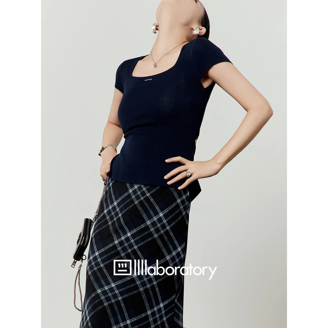 「出品」藏蓝色T恤2025夏季新款短袖女绑带修身露腰针织衫