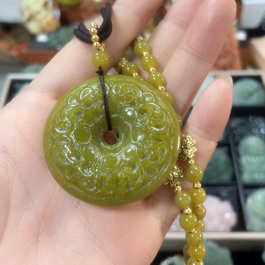 蛇纹石玉颈饰未镶嵌