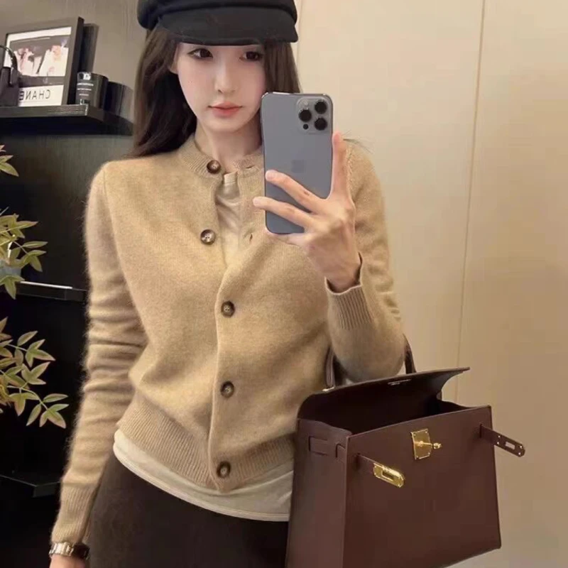 新款羊毛开衫女时尚宽松显瘦圆领毛衣外套