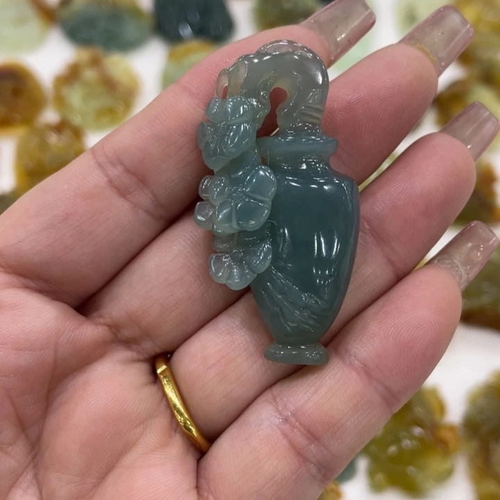 蛇纹石玉合金颈饰