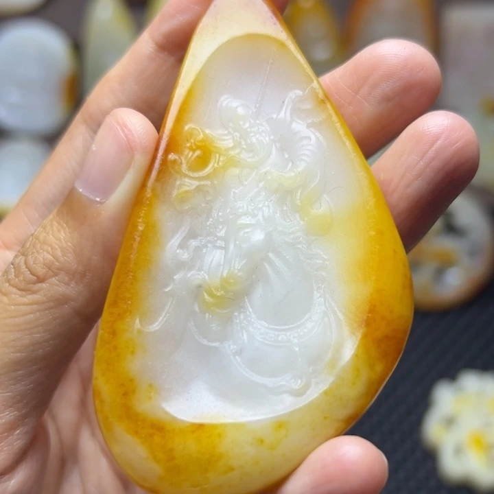 颈饰未镶嵌和田玉