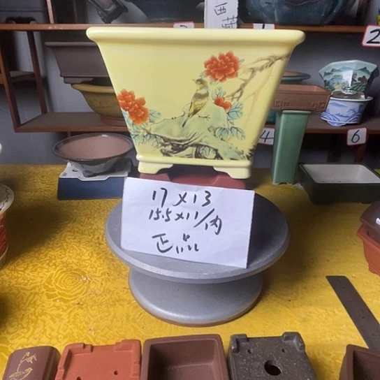 宜兴紫砂手工贴花