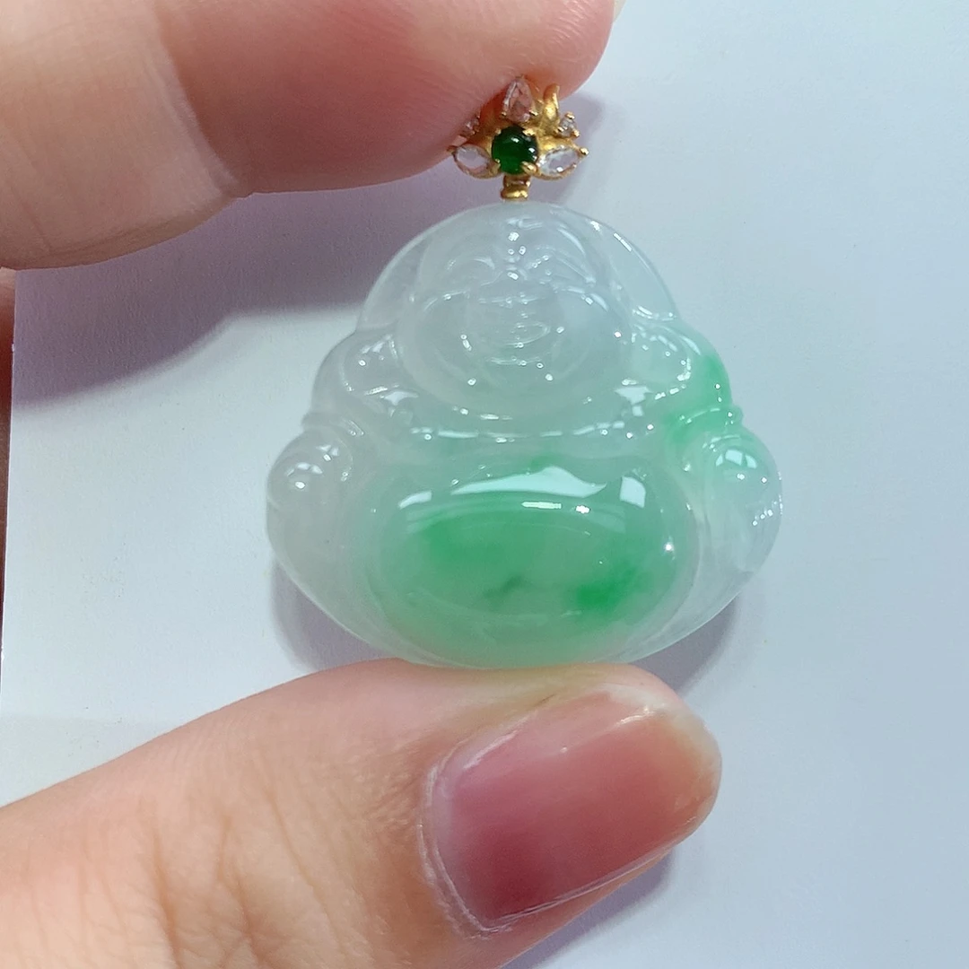 翡翠18K金镶嵌颈饰佛