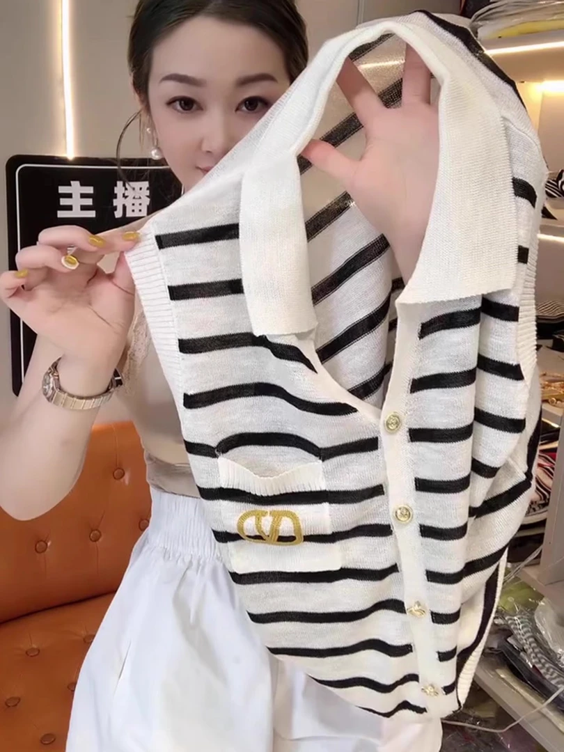 韩版简约气质休闲时尚潮流条纹上衣女2025夏季高级感翻领针织开衫