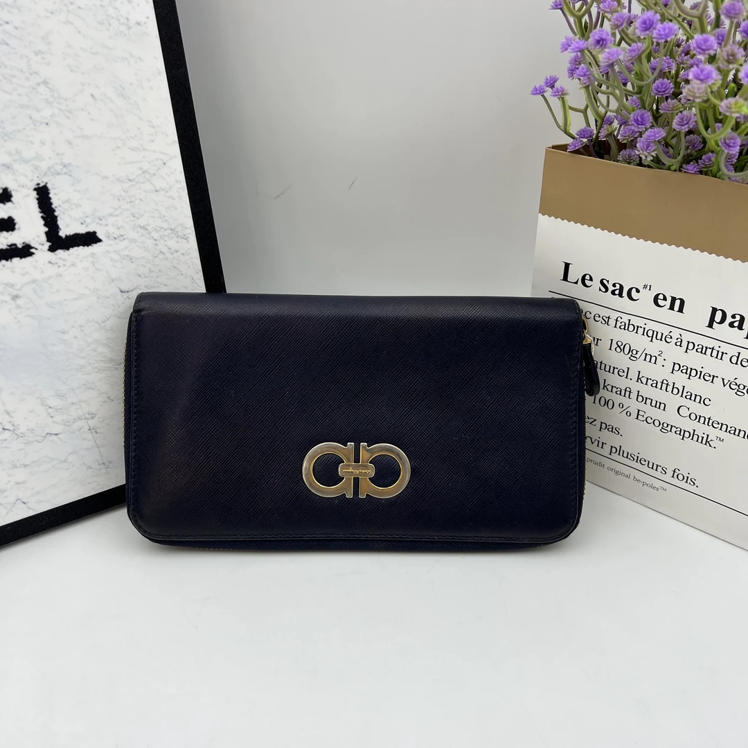 95新 FERRAGAMO/菲拉格慕 8149/藏蓝长款钱包