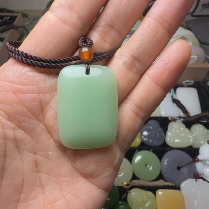 天然新疆老蓝小方糖吊坠
