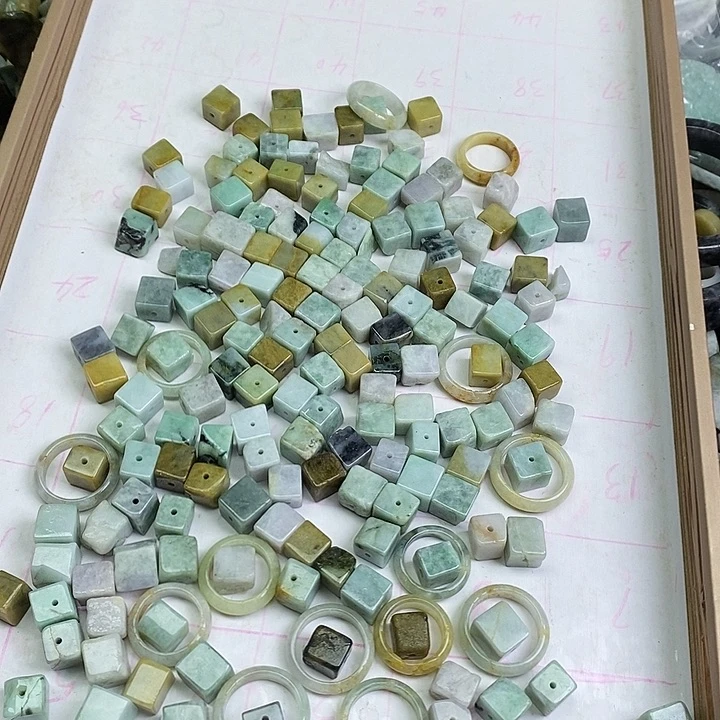 风***钟翡翠未镶嵌颈饰天然翡翠11