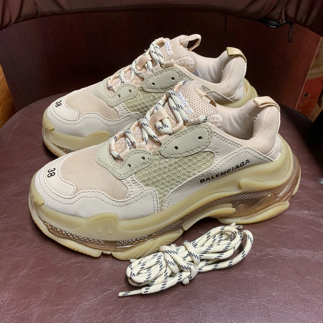99新  鞋/巴黎世家  Triple S 奶茶 38码 内衬瑕疵