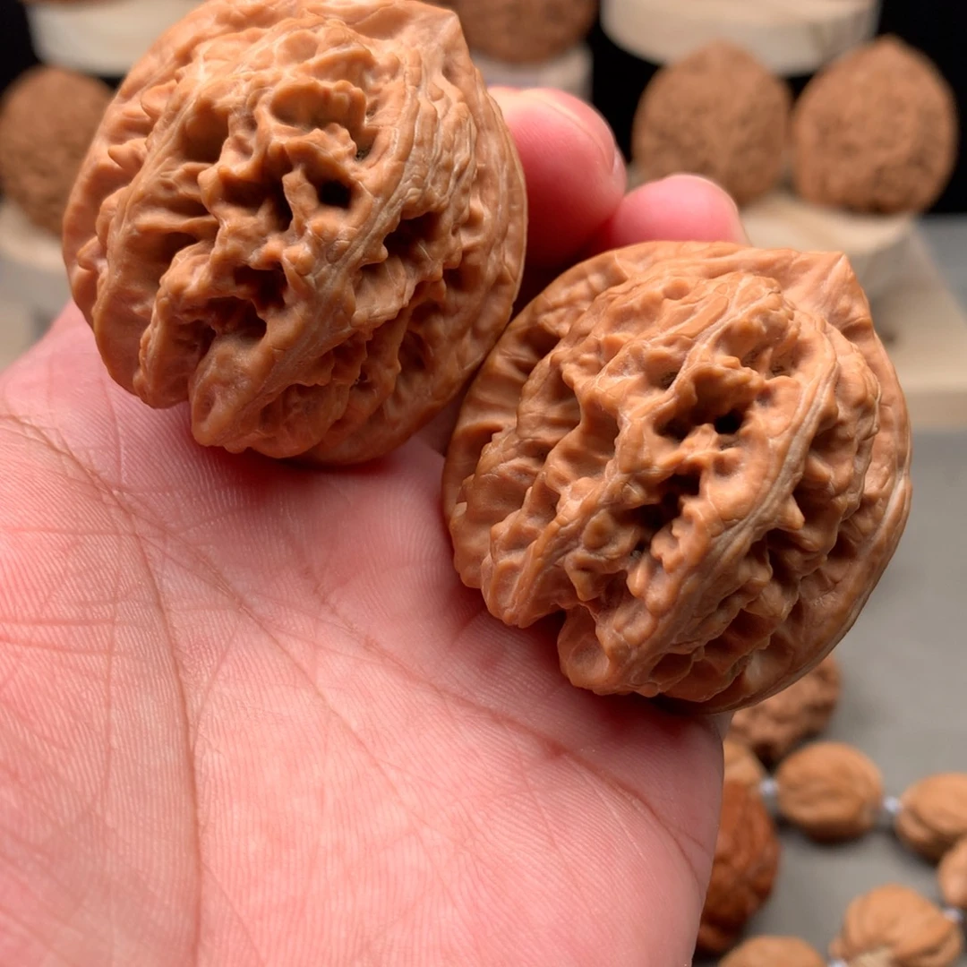 吊坠桃核三羊骨粗筋