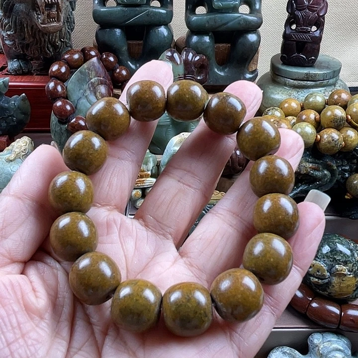 未镶嵌手串岫岩河磨玉（透闪石质玉）