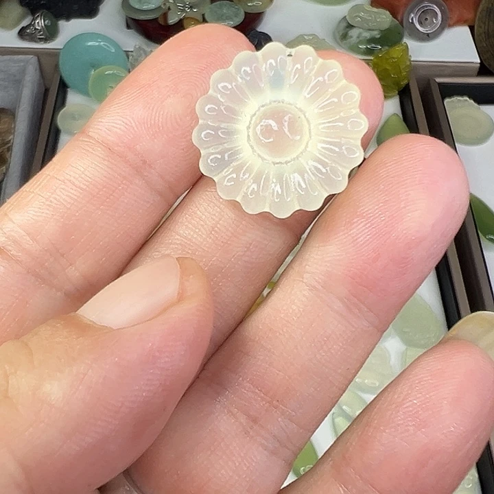 一***水岫玉未镶嵌颈饰精品白冰太阳花