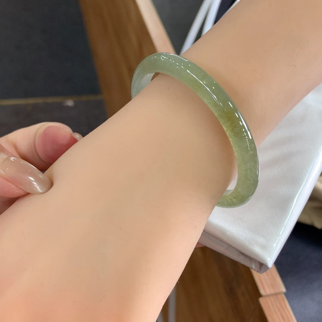 翡翠未镶嵌手镯天然Ａ货翡翠53贵妃