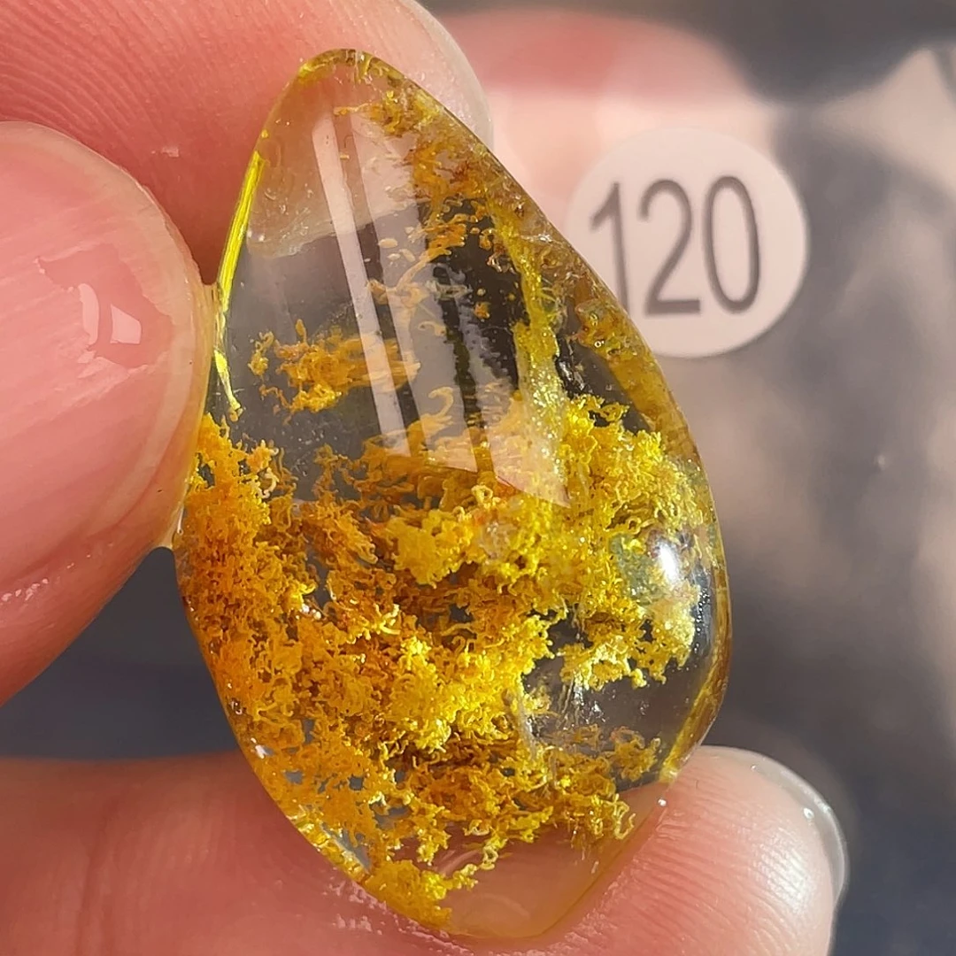 陈***欣未镶嵌吊坠(不含链)水晶